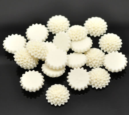 Cabochon chrysant Gebroken wit
