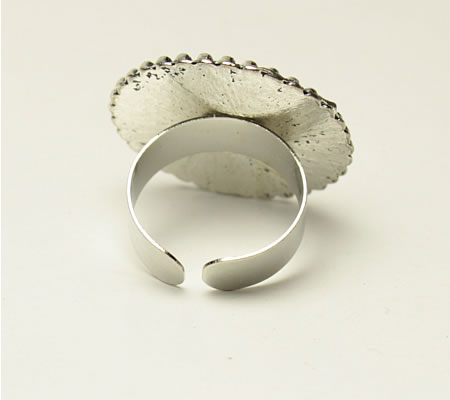1x Donker zilveren cabochon ring