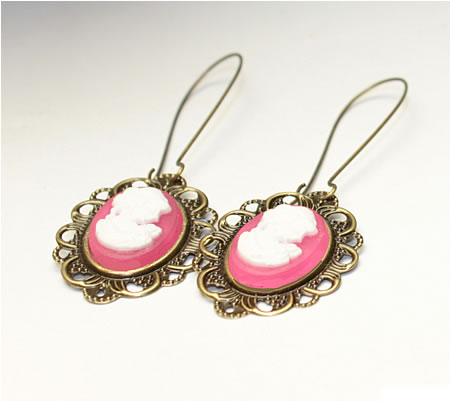 1x Paar Oorbellen Brons / Camee cabochon