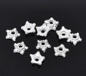 50x Kralenkapjes Stervormig Lichtzilver